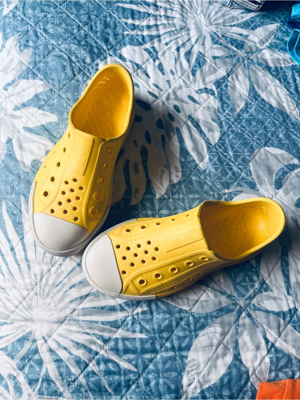 Converse All start Yellow Slip-On Water Shoes with White Toe Cap